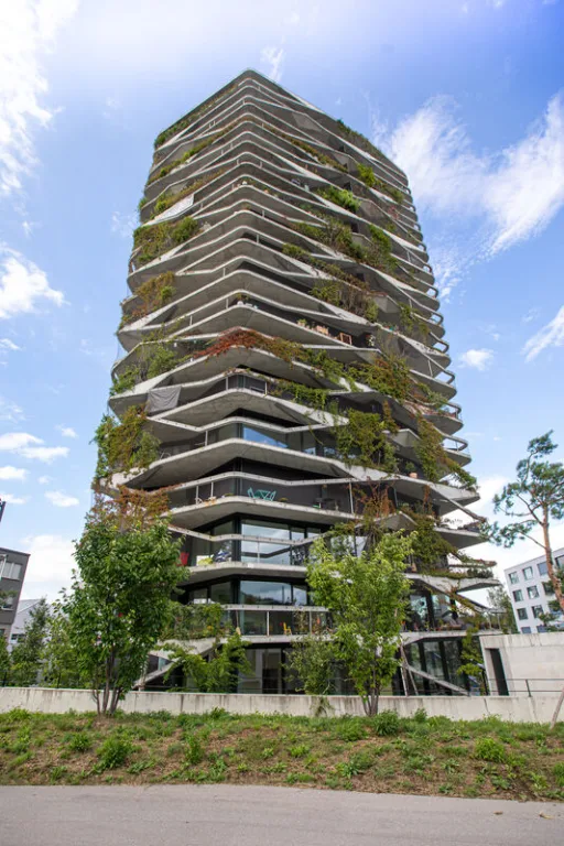 Carl Stahl cable mesh safety greenery facade at Garden Tower Wabern.