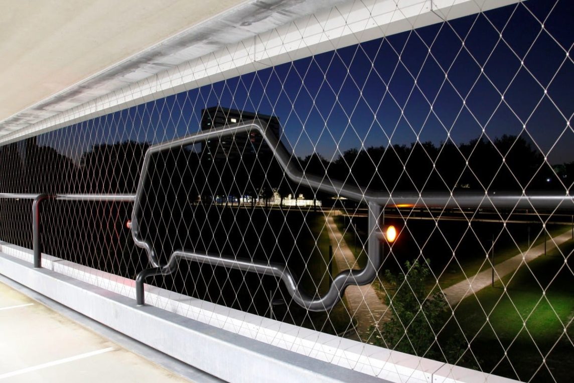 Carpark-TU-Delft-1-kabelnetten-CarlStahl