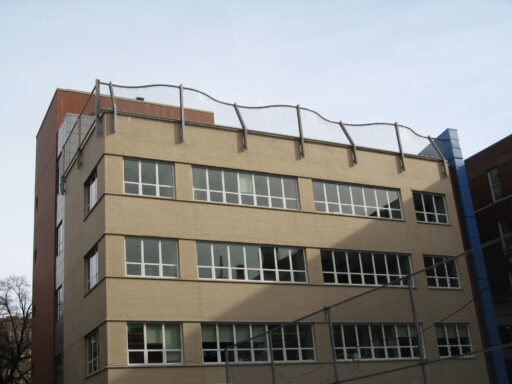 The Shelia Mencher Van Courtlandt School - Rooftop Safety Railing - Carl Stahl DecorCable