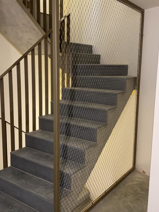 link hole net between frame