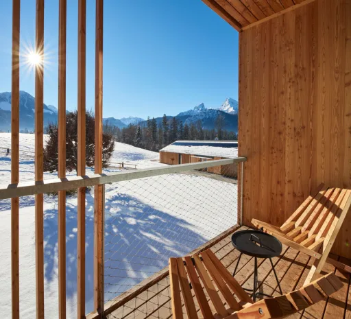 kulturhof-stanggass-carl-stahl-mesh-railing-infill-photo-josefine-unterhauser