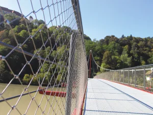 stainless-steel-cable-mesh-bridge-safety-carl-stahl-decorcable