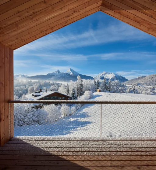kulturhof-stanggass-carl-stahl-mesh-railing-infill-photo-josefine-unterhauser