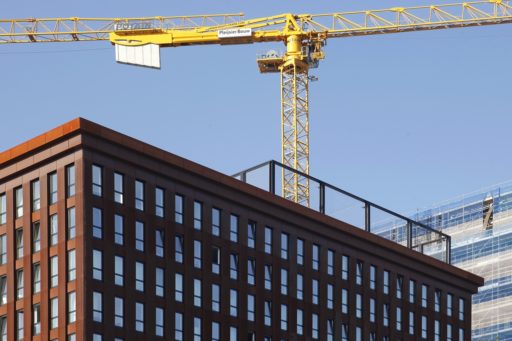 Nautique sportveld op dak, hekwerk, Carl Stahl